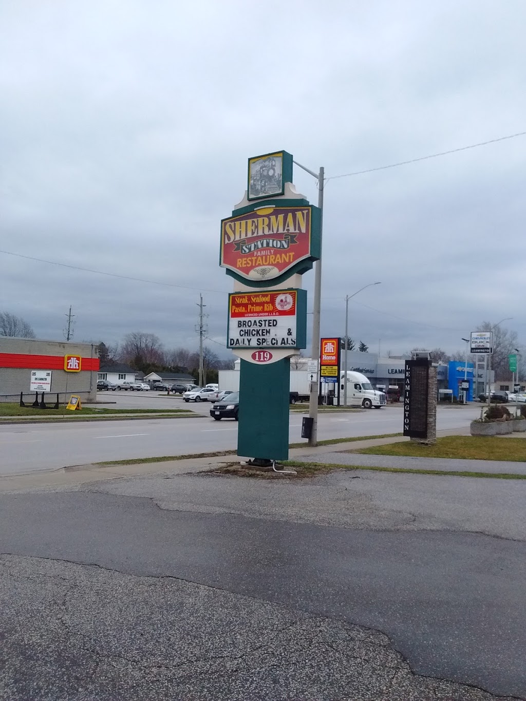 Shermans Station Steakhouse and Seafood | 119 Erie St N, Leamington, ON N8H 3A3, Canada | Phone: (519) 324-9222