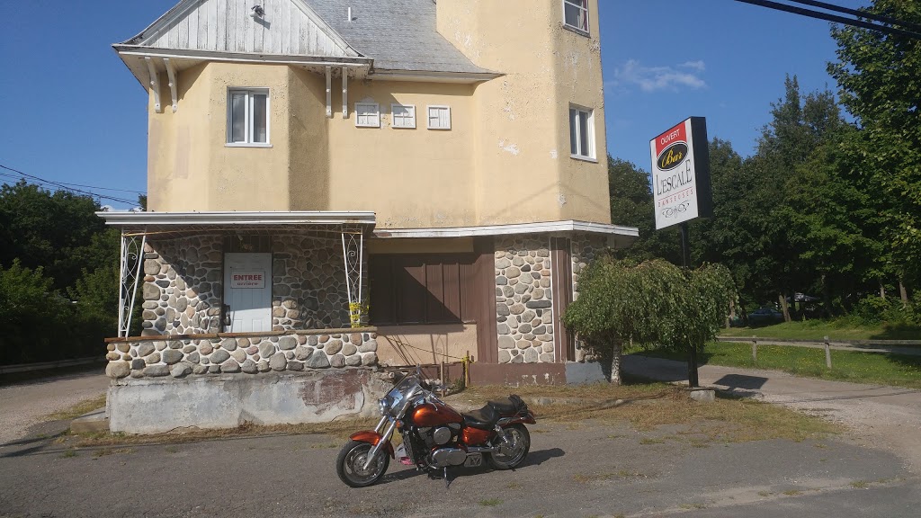 Bar LEscale LAvenir | 598 Rue Principale, LAvenir, QC J0C 1B0, Canada | Phone: (819) 394-3058