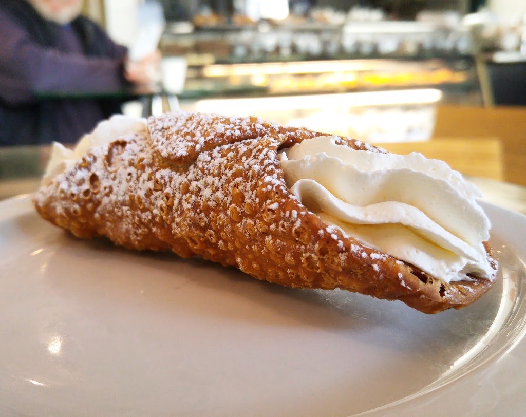 La Cornetteria | 6528 Boul St-Laurent, Montréal, QC H2S 3C6, Canada | Phone: (514) 277-8030