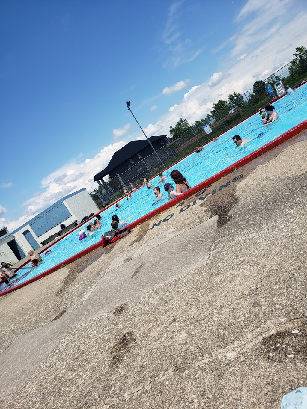 Memorial Park Pool | 405 Memorial Park Dr, Welland, ON L3B 1A5, Canada | Phone: (905) 732-0684