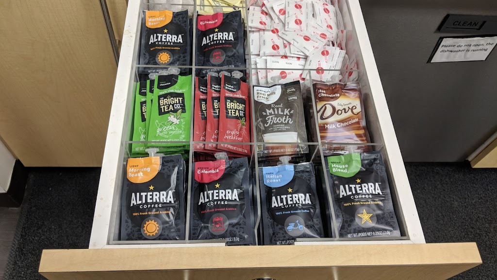 Red Seal Vending Inc | 1929 Hwy 7, Concord, ON L4K 1V5, Canada | Phone: (800) 334-6289