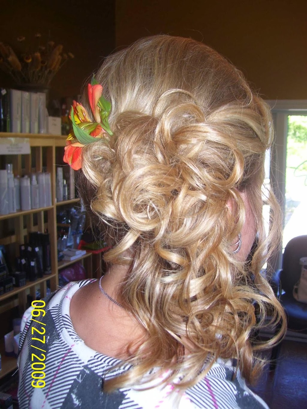 Heavenly Dos by Annie | 1016 Linden St, Innisfil, ON L9S 1W4, Canada | Phone: (705) 294-1172