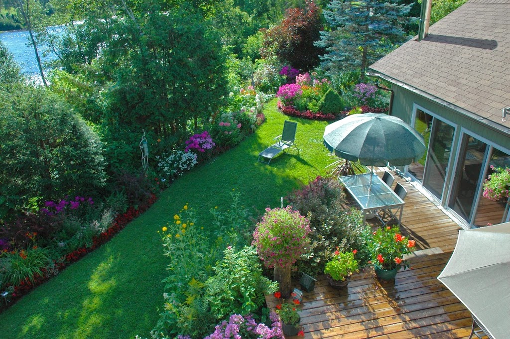 Gîte Au pied du courant | 426 du, Rue du Portage, Mont-Laurier, QC J9L 2A2, Canada | Phone: (819) 623-2001