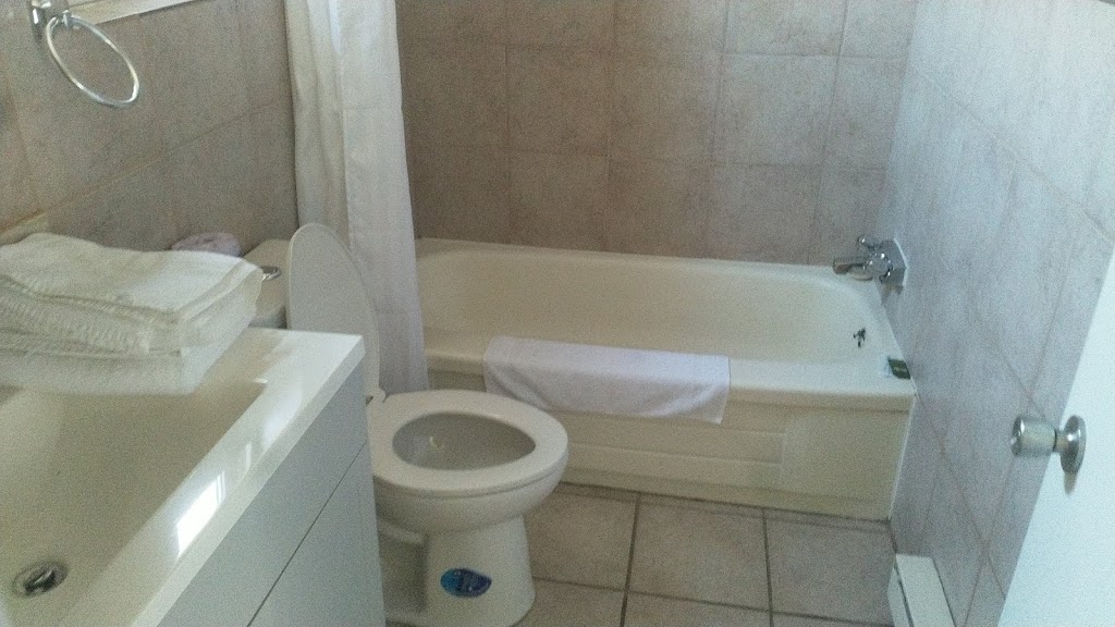 Towne & Country Motel Windsor | 2883 Howard Ave, Windsor, ON N8X 3Y4, Canada | Phone: (519) 969-9120