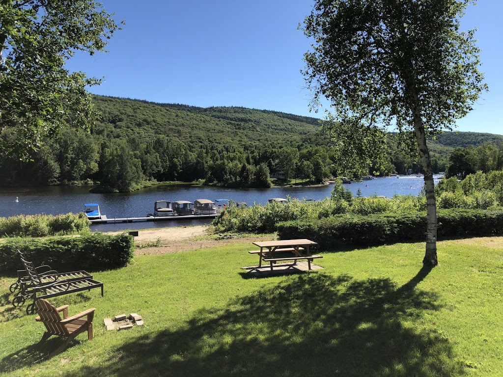 5 chemin du petit duc | 5 chemin du petit duc, Saint-Donat-de-Montcalm, QC J0T 2C0, Canada | Phone: (514) 554-5060