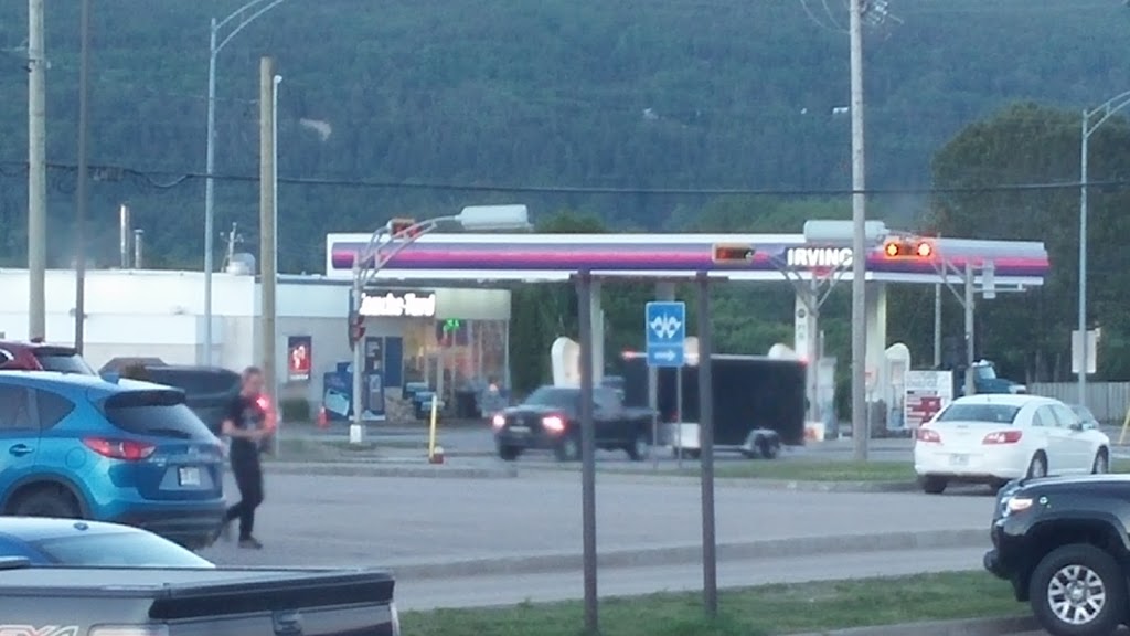 Couche-Tard | 1066 Boulevard Mgr de Laval, Baie-Saint-Paul, QC G3Z 2W9, Canada | Phone: (418) 435-5161