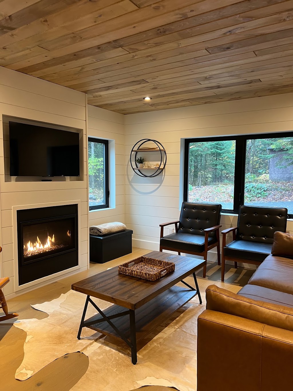The Boreal’s Edge | Old Snow Rd, Bancroft, ON K0L 1C0, Canada | Phone: (416) 320-8054