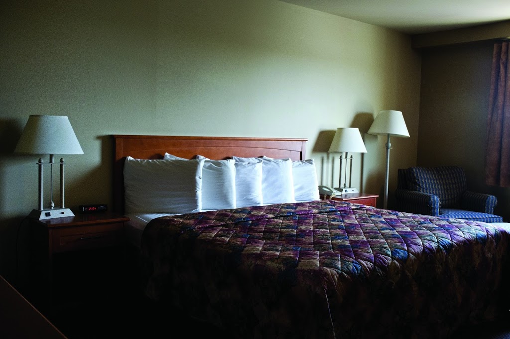 Hotel LExpress | 2800 Boulevard Marie-Victorin, Longueuil, QC J4G 1P5, Canada | Phone: (450) 677-8911