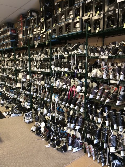 Rebound Skates and Golf Belleville | 393 Sidney St, Belleville, ON K8P 3Z9, Canada | Phone: (613) 969-9777
