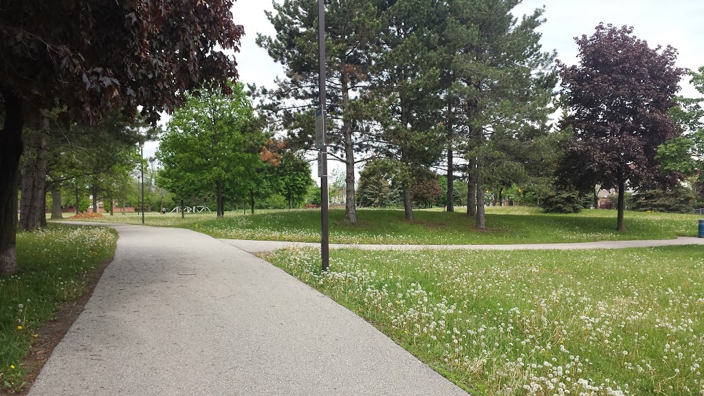 Ashgate Park | 737 Queensbridge Dr, Mississauga, ON L5C 3T3, Canada | Phone: (416) 338-4386
