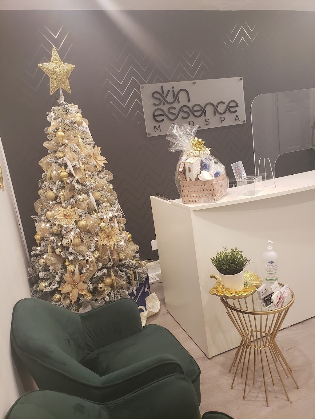 Skin Essence Medspa | 137 Byron St N Unit 2, Whitby, ON L1N 4M8, Canada | Phone: (905) 261-7546