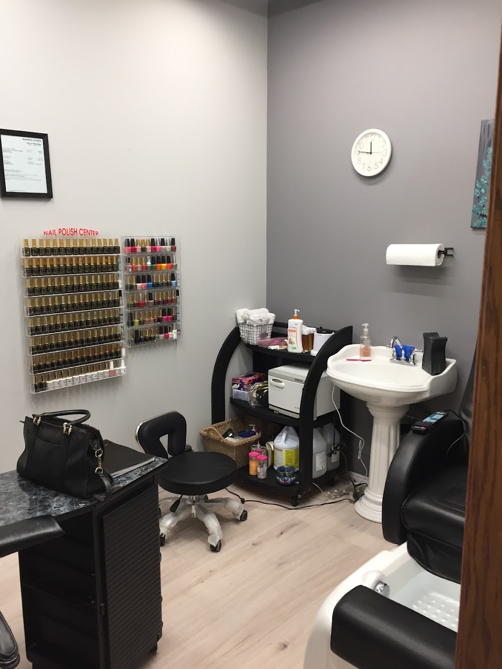 TIPS N TOES nails service | 100 Kent St #140, Red Deer, AB T4P 4E5, Canada | Phone: (403) 872-2859