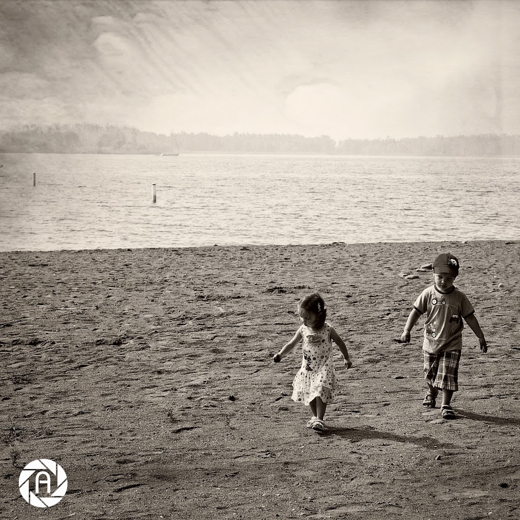 Aperture Design & Photography | 11 Blaydon Ln, Aurora, ON L4G 7P7, Canada | Phone: (416) 560-5719