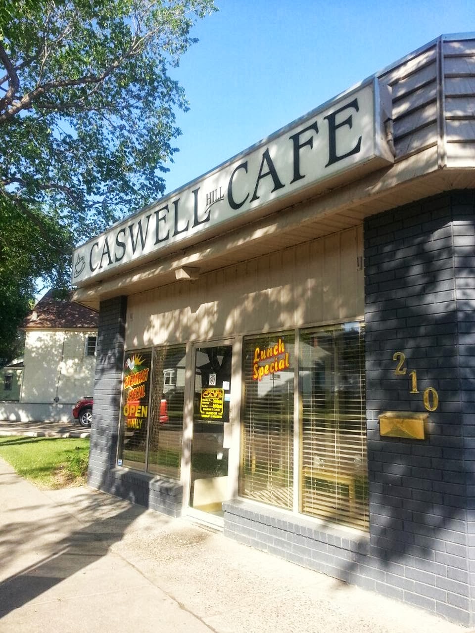 Caswell Hill Cafe | 210 Avenue H N, Saskatoon, SK S7L 6B6, Canada | Phone: (306) 974-9977