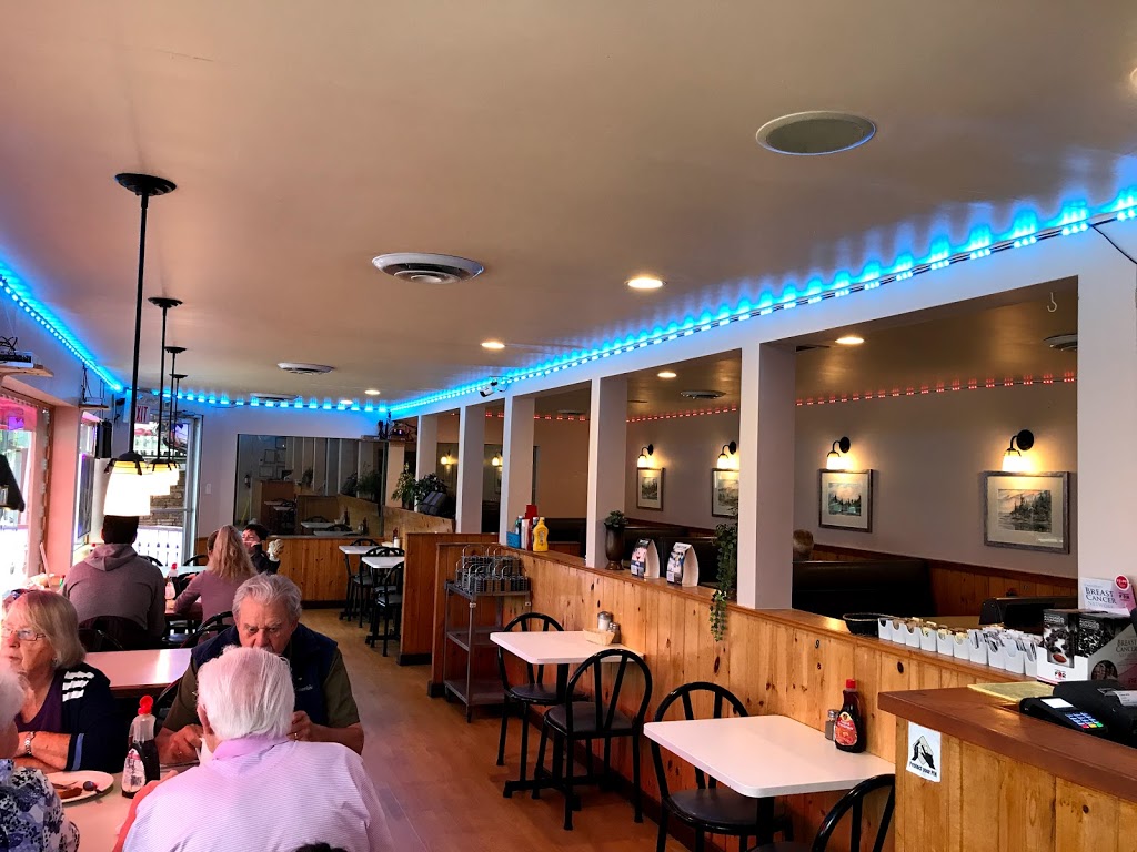 Lakeview Restaurant | 150 Esplanade Ave, Harrison Hot Springs, BC V0M 1K0, Canada | Phone: (604) 796-9888