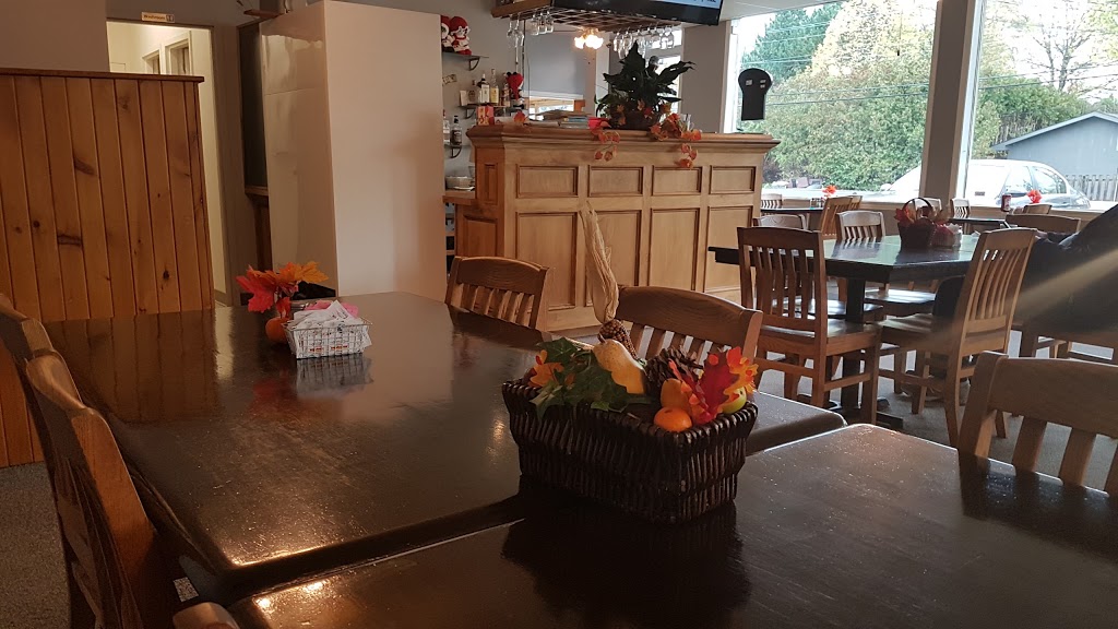 Belle Aire Restaurant | 1270 Maple Rd, Belle Ewart, ON L0L 1C0, Canada | Phone: (705) 456-4111