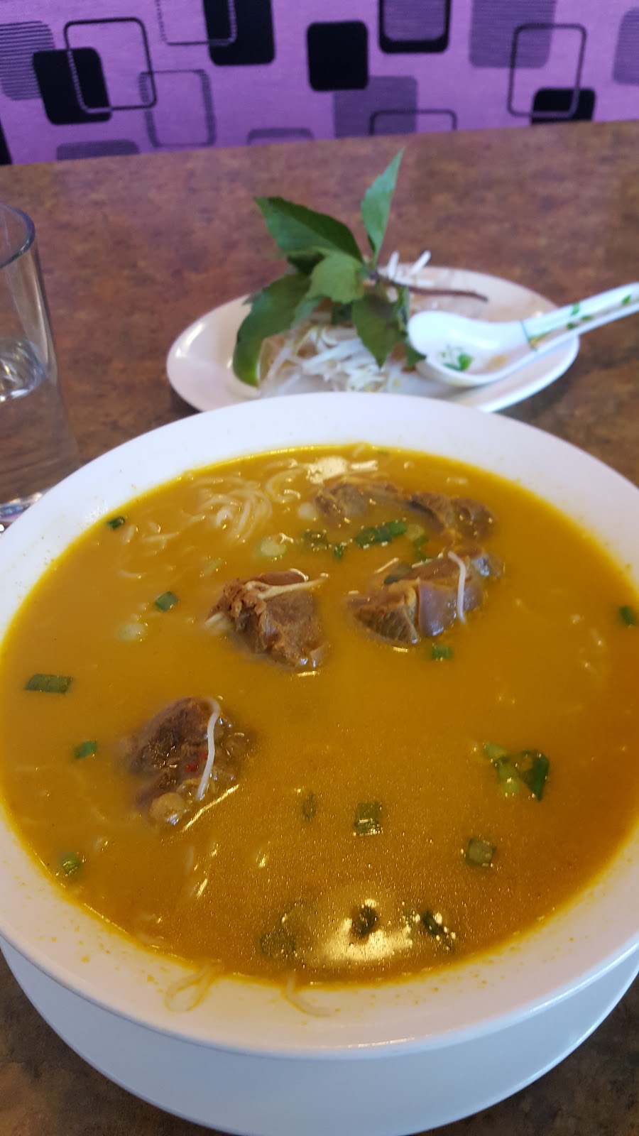 Xue Hu Vietnamese Restaurant | 187 Parkland Hwy #108, Spruce Grove, AB T7X 4H4, Canada | Phone: (780) 962-2262