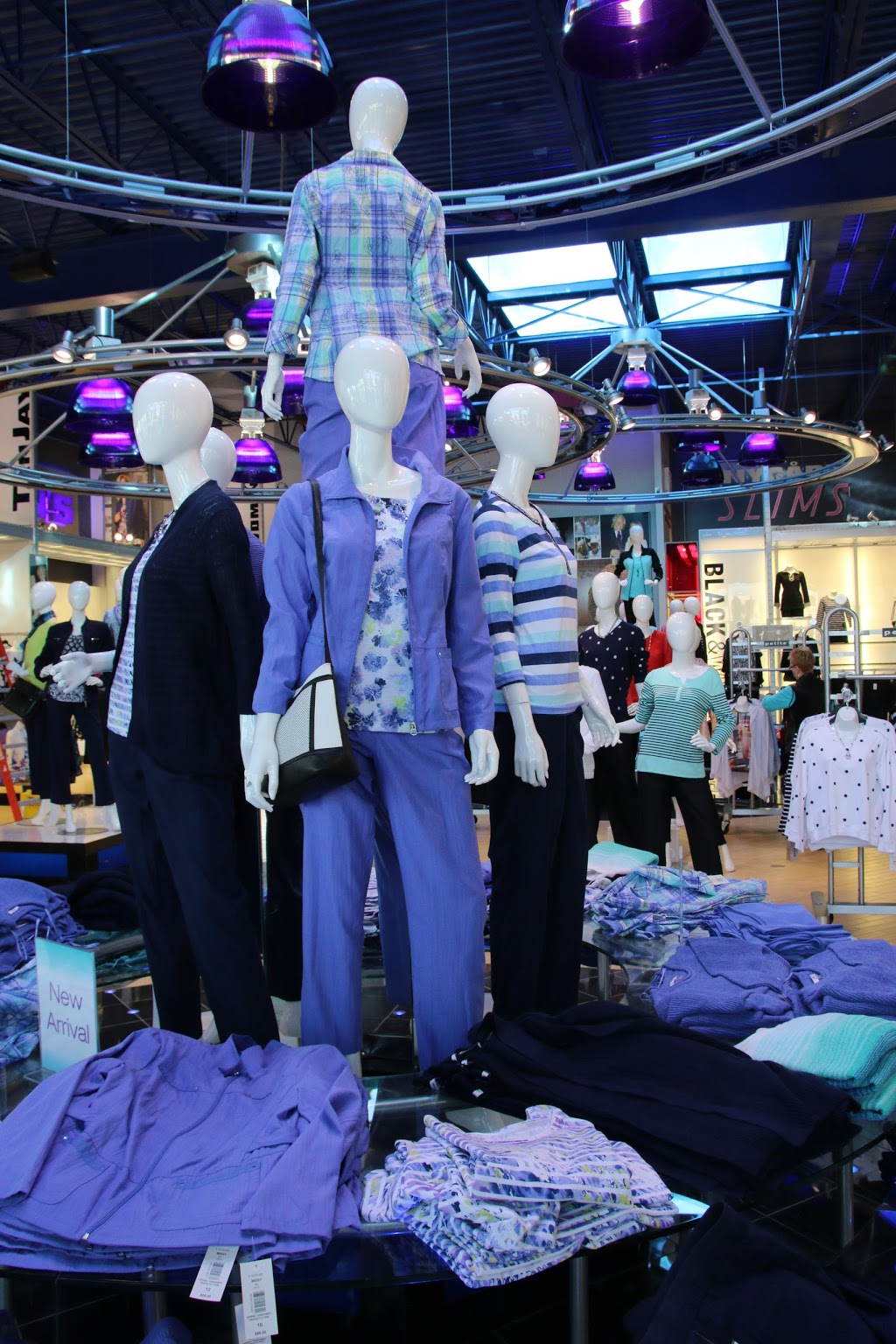 Nygard Fashion Park | 1626 Kenaston Blvd, Winnipeg, MB R3P 0Y4, Canada | Phone: (204) 489-2594