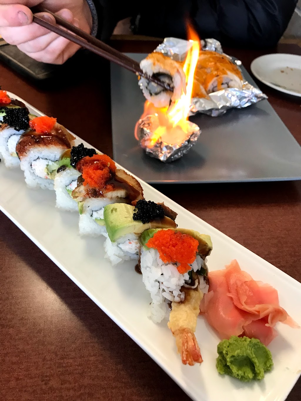 Lucky Sushi | 103-1102 Ewen Ave, New Westminster, BC V3M 5E4, Canada | Phone: (604) 529-9822
