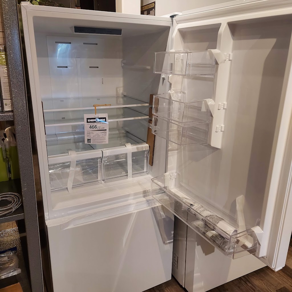 Meubles Gilles Émond | 162 Rue Joseph W. Fleury, Alma, QC G8E 2K5, Canada | Phone: (418) 347-3315