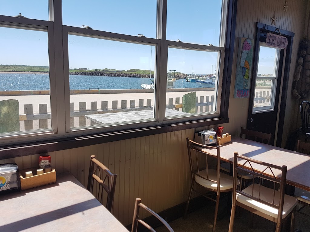 Quai Aboiteau Wharf Restaurant and Bar | 77 Chemin du Quai, Cap-Pelé, NB E4N 1S5, Canada | Phone: (506) 577-2990