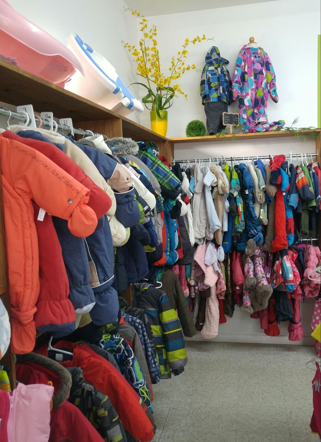 Friperie Mon Petit Singe | 854 Boulevard des Bois Francs S, Victoriaville, QC G6P 5W4, Canada | Phone: (819) 960-2024