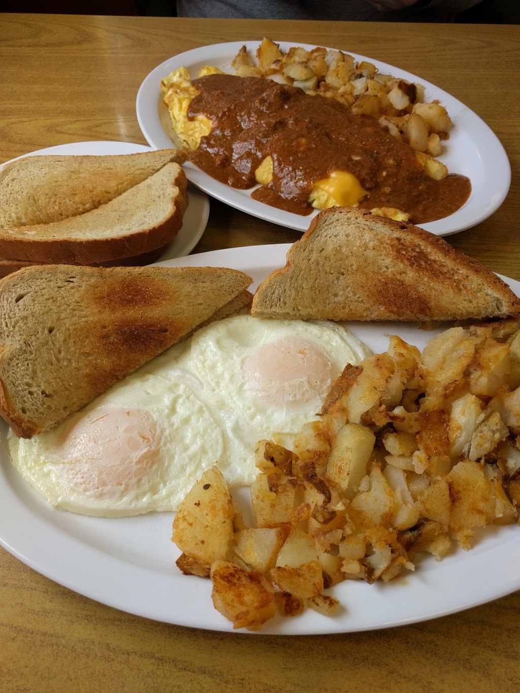 Louies Texas Red Hots | 4890 Transit Rd, Depew, NY 14043, USA | Phone: (716) 668-3796