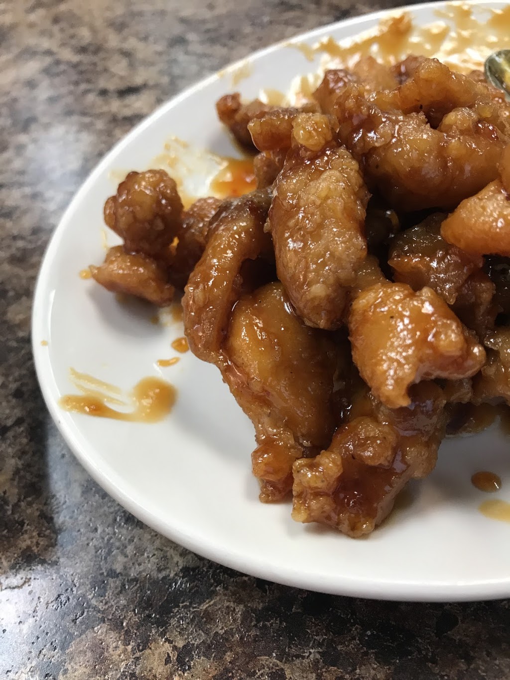 HONG KONG GARDEN RESTAURANT | 1007 Rutland Rd N, Kelowna, BC V1X 4Y9, Canada | Phone: (250) 765-8885