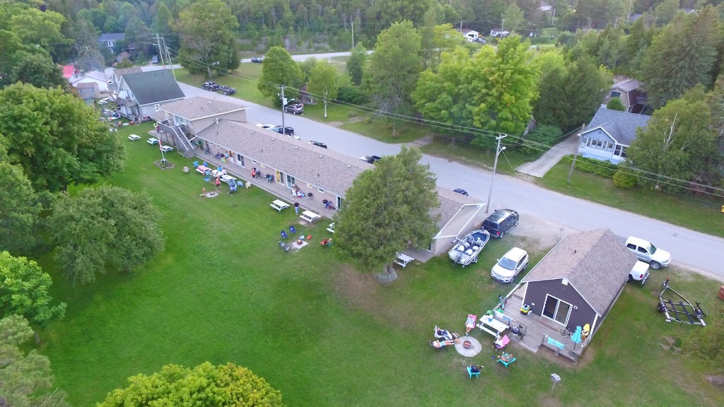 Lions Head Beach Motel | 1 McNeil St, Lions Head, ON N0H 1W0, Canada | Phone: (519) 793-3155
