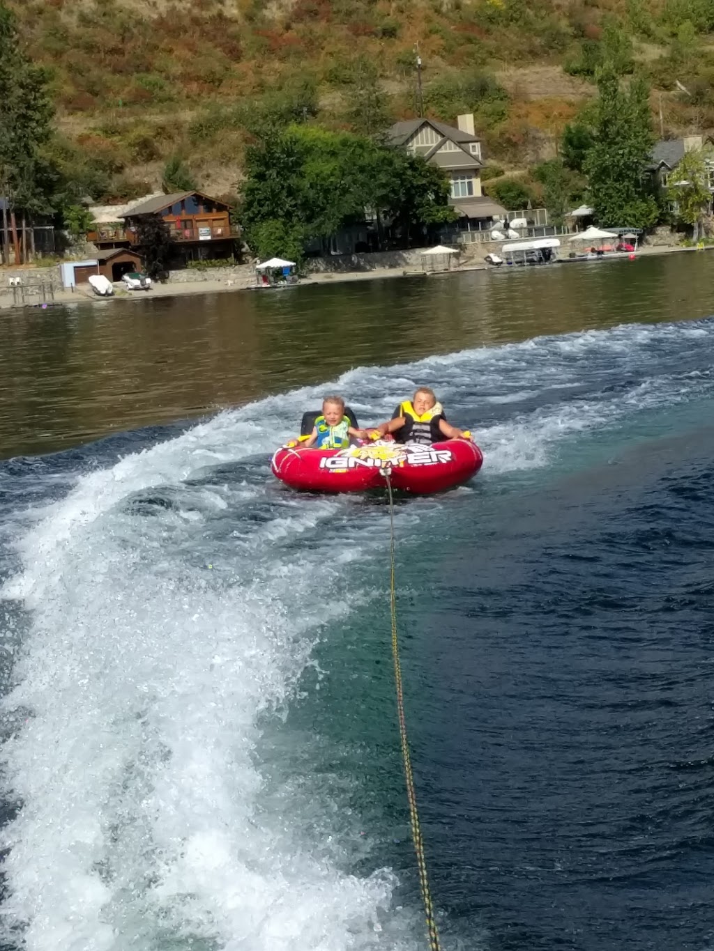 Christina Lakeside Resort | 1835 Bakery Frontage Rd, Christina Lake, BC V0H 1E2, Canada | Phone: (250) 447-9213