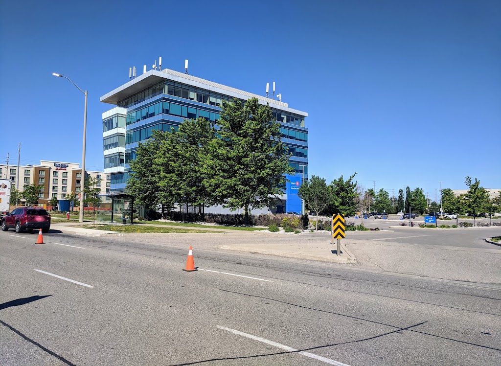BMO Private Bank | 6605 Hurontario St #250, Mississauga, ON L5T 0A4, Canada | Phone: (800) 844-6442