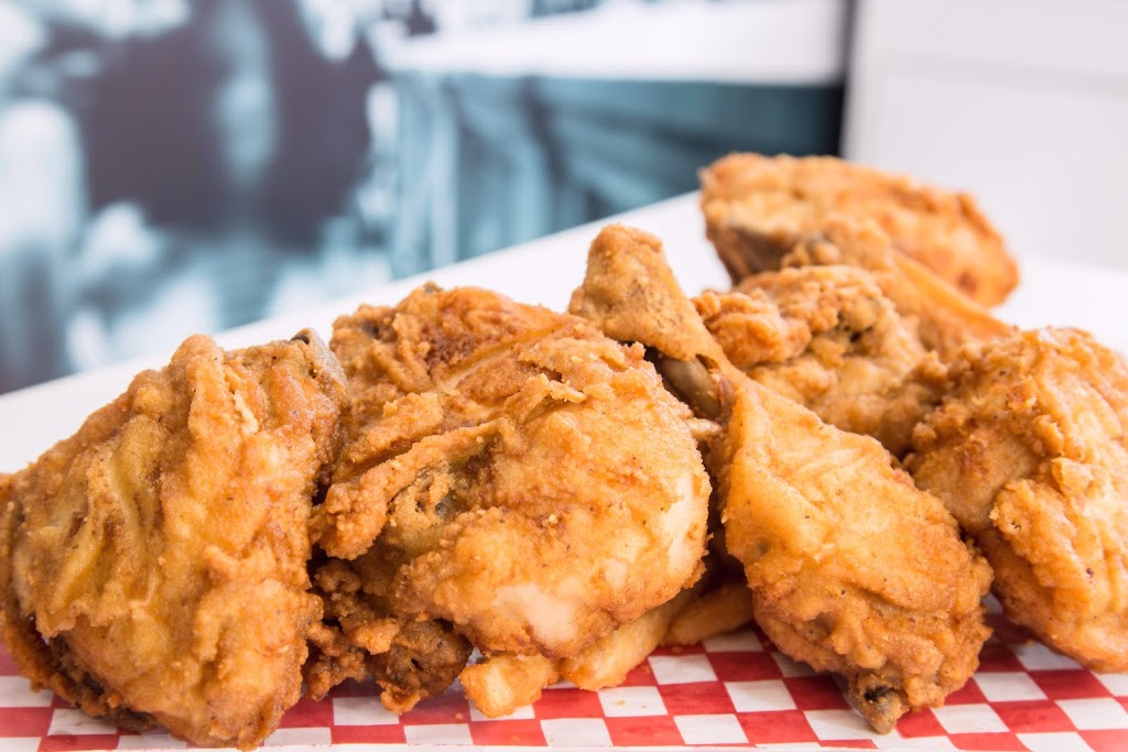 London Fried Chicken | 2916 Lake Shore Blvd W, Etobicoke, ON M8V 1J4, Canada | Phone: (647) 606-0663