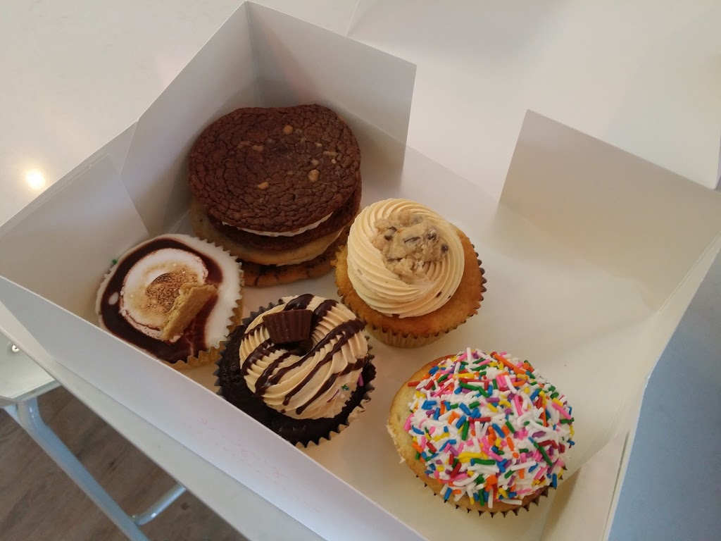 Jenna Rae Cakes | 580 Academy Rd, Winnipeg, MB R3N 0E3, Canada | Phone: (204) 691-4222