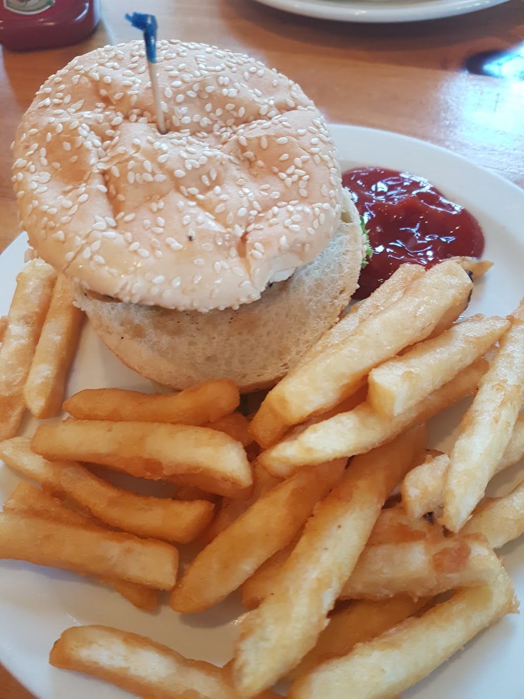 Grogs | 8604 Lakeshore Rd, Thedford, ON N0M 2N0, Canada | Phone: (519) 243-2770