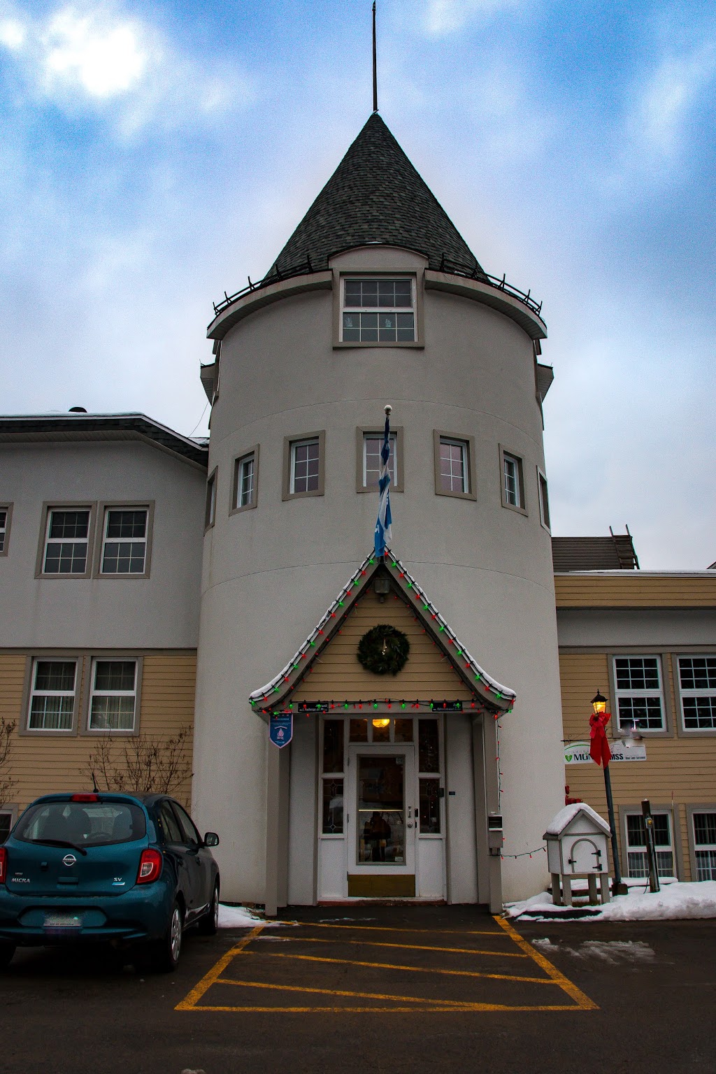 LAuberge du Mont | 200 Boulevard St Sacrement, Saint-Gabriel-de-Valcartier, QC G0A 4S0, Canada | Phone: (418) 844-3771