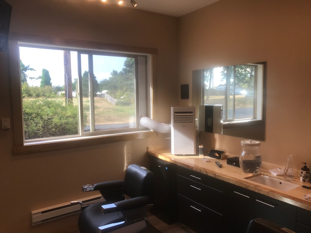 Point Holmes Barber | 845 Alvord Cr, Note: Shop is on, Pine Pit Pl, Comox, BC V9M 3V4, Canada | Phone: (250) 792-0994