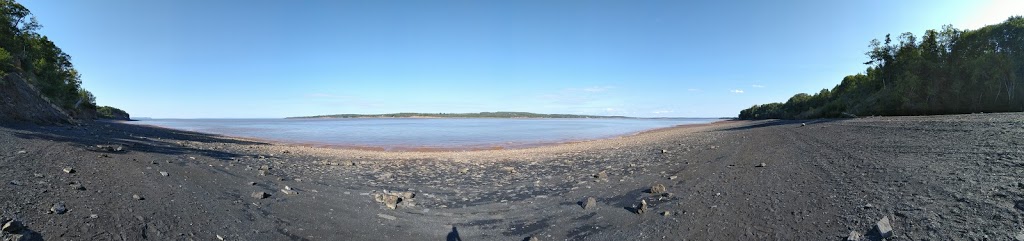 Blue Beach | 127 Blue Beach Rd, Hantsport, NS B0P 1P0, Canada | Phone: (902) 790-9541