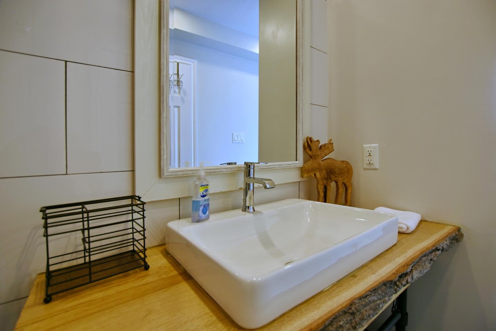 Chalets In Blue Mountain | 140 Birch View Trail, The Blue Mountains, ON L9Y 0M2, Canada | Phone: (416) 894-0387
