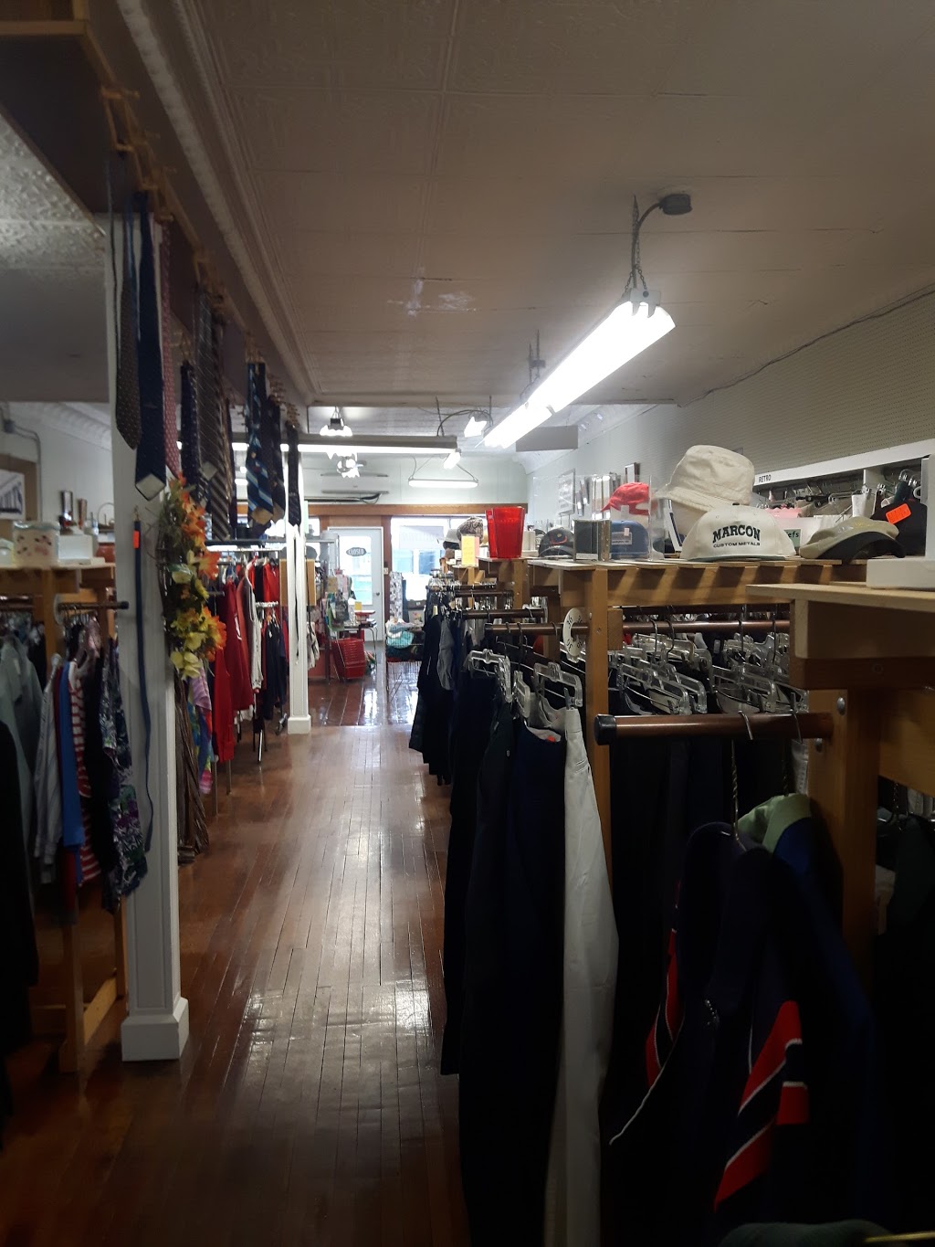 Port Rowan Thrift Shoppe | 1026 Bay St, Port Rowan, ON N0E 1M0, Canada | Phone: (519) 586-7186