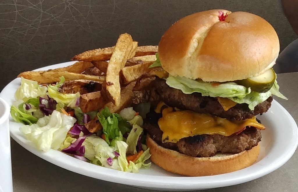 Harrys Restaurant | 16 Base Line Rd W, London, ON N6J 1V2, Canada | Phone: (519) 438-1360