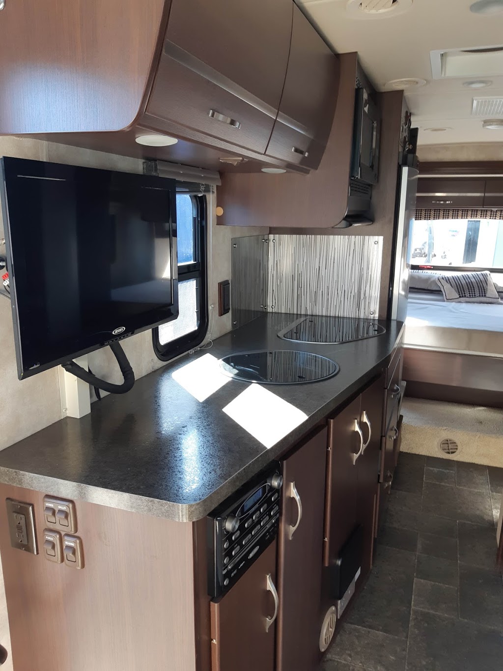 TRIANGLE RV CENTRE | 10299 McDonald Park Rd, North Saanich, BC V8L 5S8, Canada | Phone: (250) 656-1122