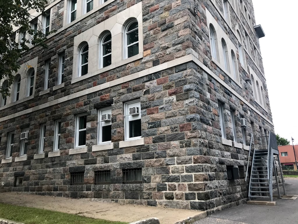 Centre Saint-Louis | 262 Rue Racine, Québec, QC G2B 1E6, Canada | Phone: (418) 686-4040 ext. 4063