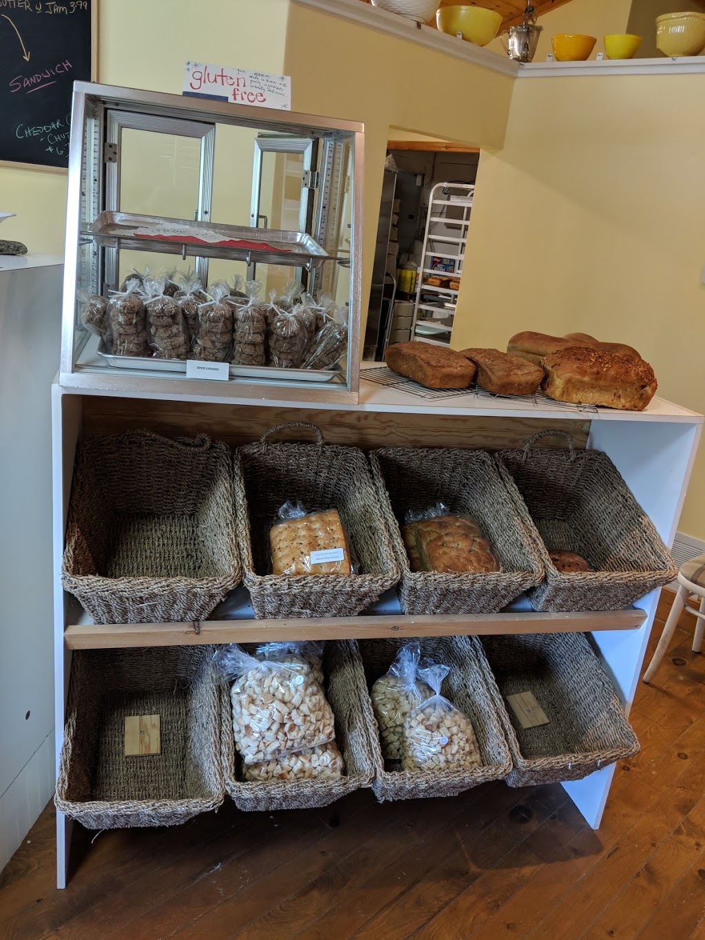 Country Bakery | 9996 ON-118, Algonquin Highlands, ON K0M 1J2, Canada | Phone: (705) 489-2917