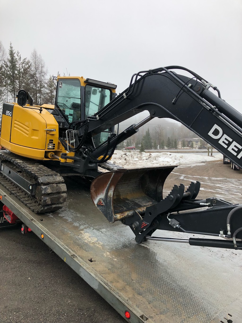 Réalisations Mont Blanc EXCAVATION | 2442 QC-117, Lac-Supérieur, QC J0T 1J0, Canada | Phone: (514) 231-8687