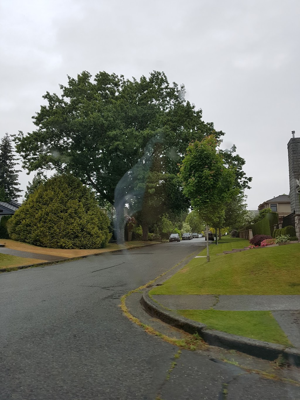 Oak Park | 900 W 59th Ave, Vancouver, BC V6P 1X7, Canada | Phone: (604) 873-7000