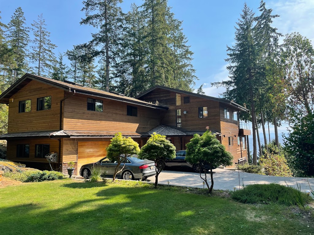 Sunshine Coast Treetop B&B | 6840 Sunshine Coast Hwy, Sechelt, BC V0N 3A8, Canada | Phone: (778) 458-2258