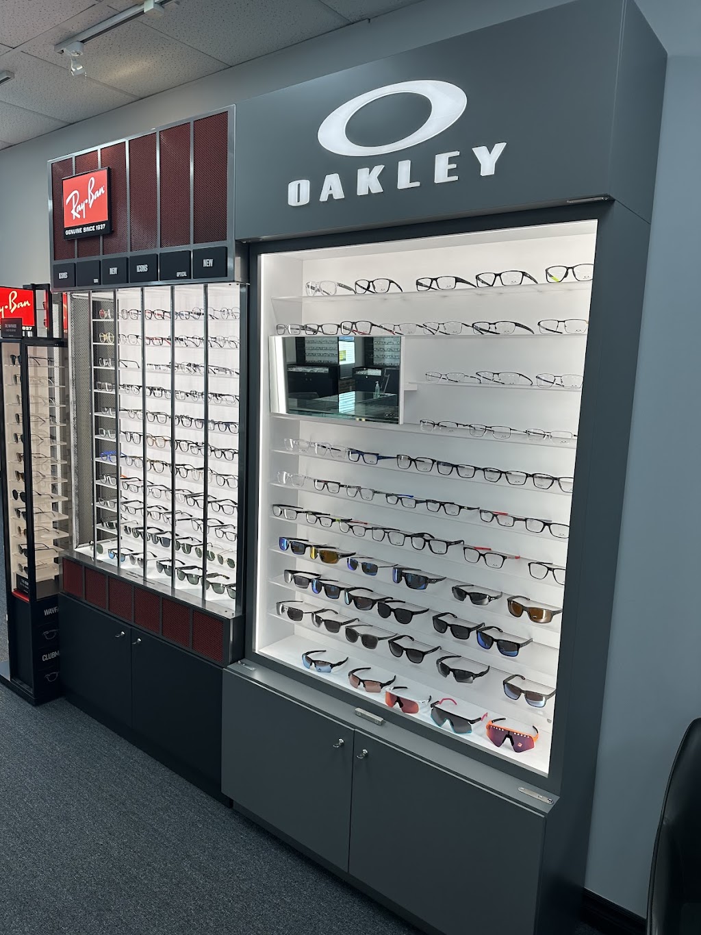 EINSTEINS OPTICAL | 310 Wellington St, St Thomas, ON N5R 2T1, Canada | Phone: (519) 633-3906