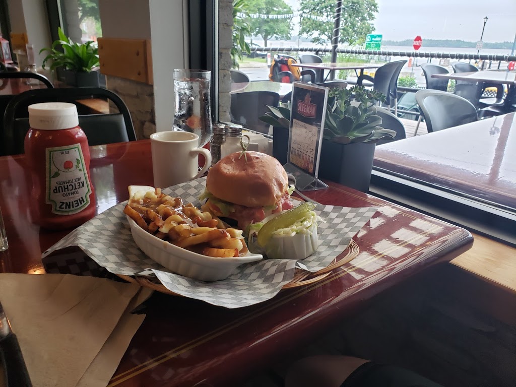 Resto De La Traverse | 185 Rue des Anges, Oka, QC J0N 1E0, Canada | Phone: (450) 479-6568