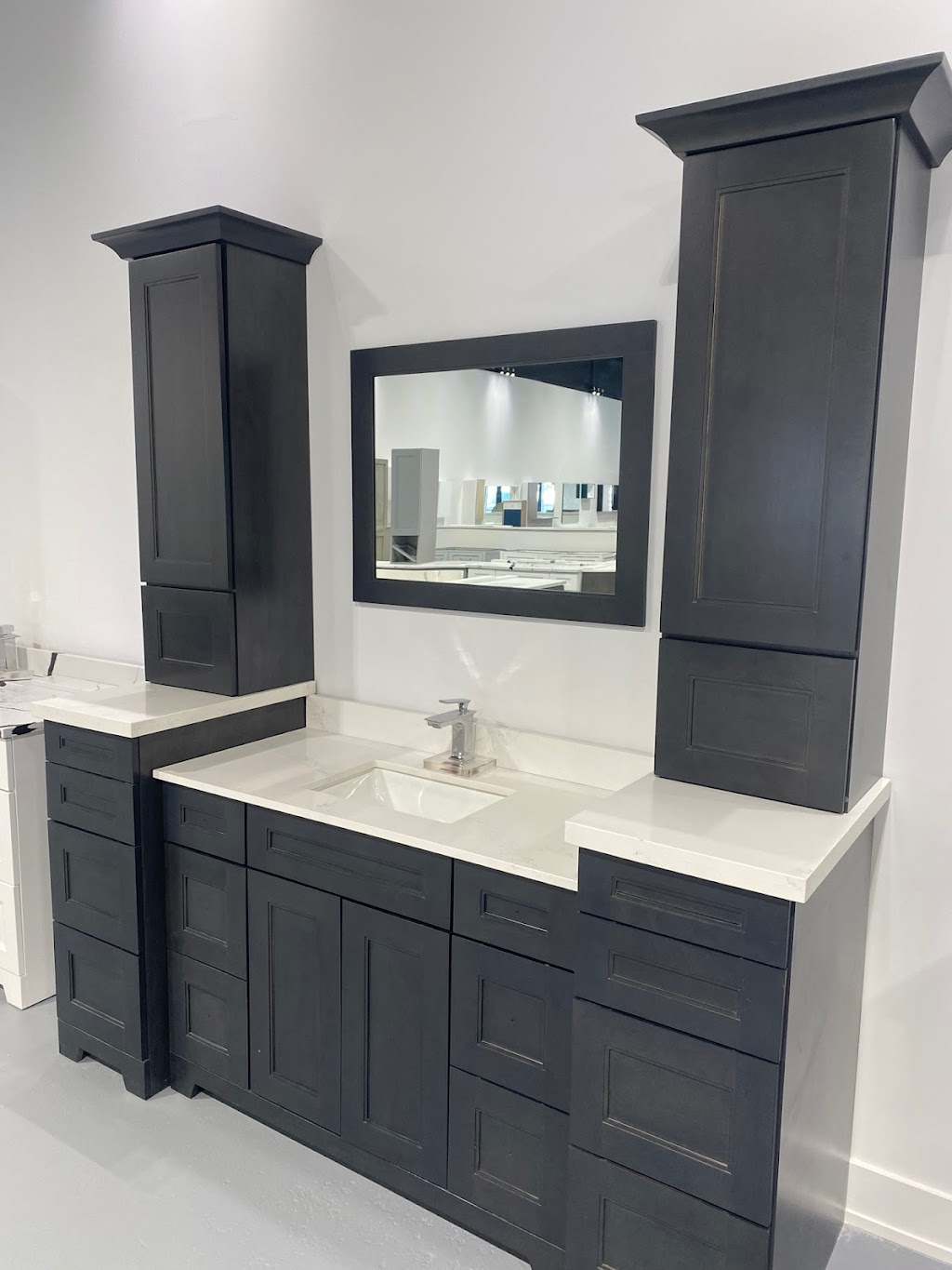 Magasin Vanity Store | 3576 Bd Saint-Charles, Kirkland, QC H9H 3C3, Canada | Phone: (514) 697-2200