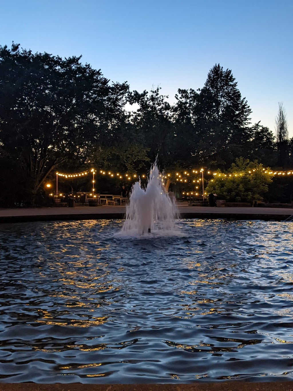 Beaubien Park (Outremont) | Av. Stuart, Montréal, QC H2V 3H1, Canada | Phone: (514) 872-0311